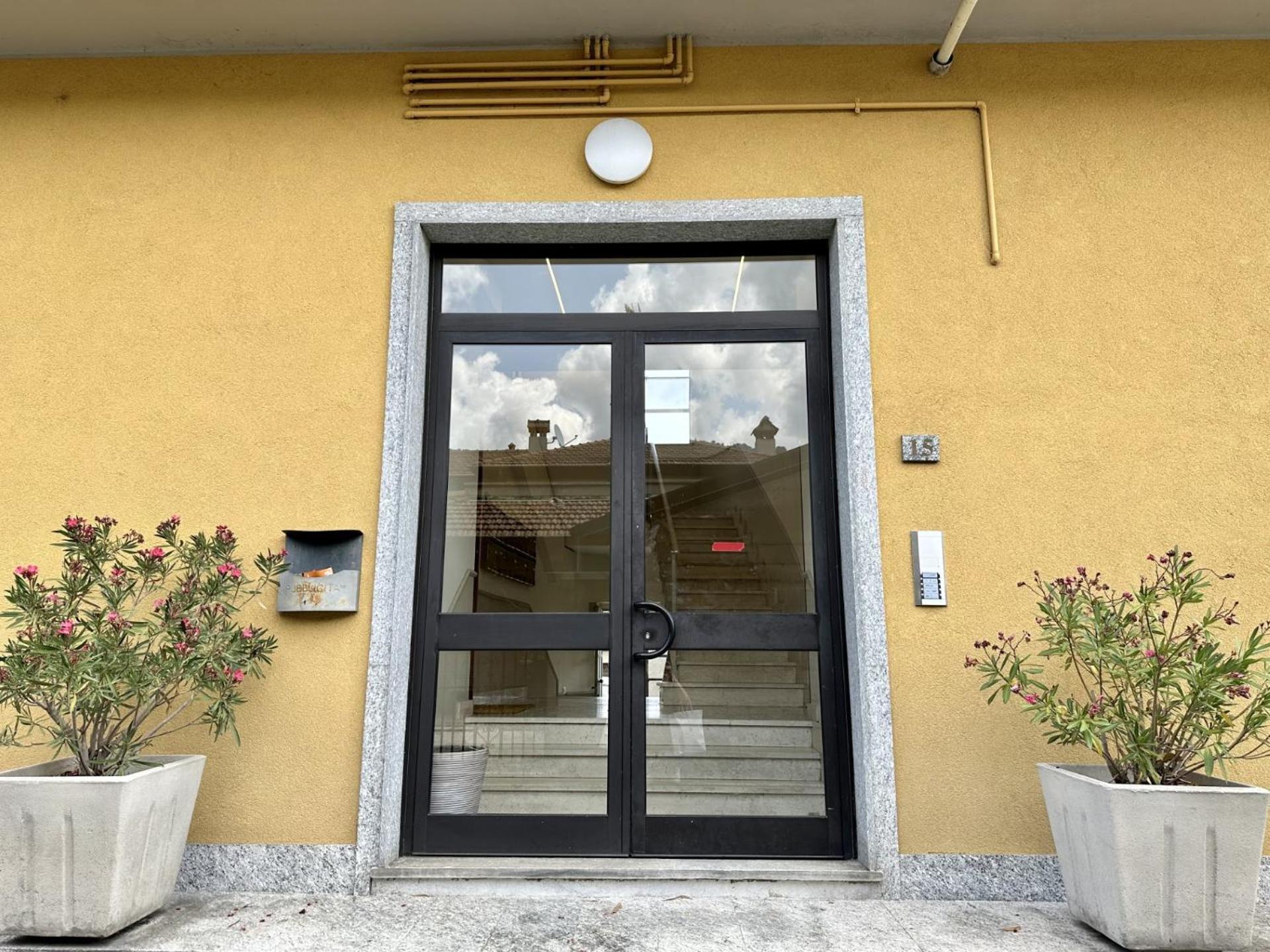 Apartamento Casa La Rosa Lesa Exterior foto